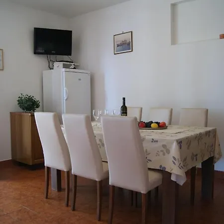 Daire Seaside Secluded Zavala, Hvar - 15357